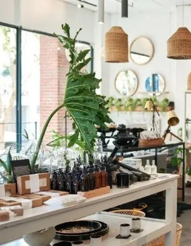 Profitable Coastal Retail Opportunity